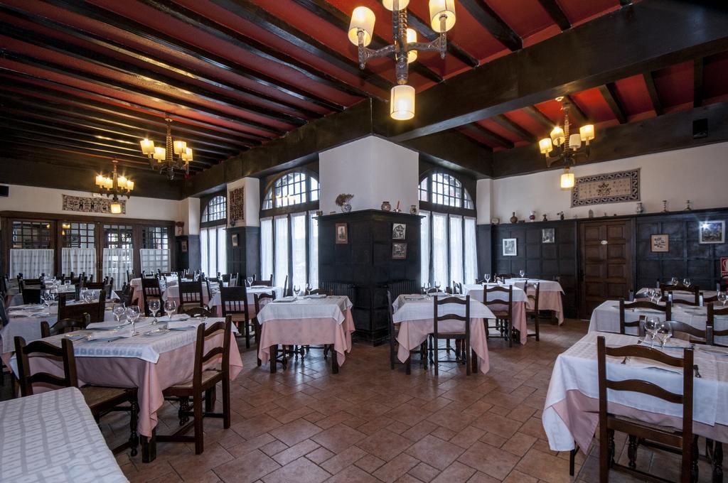 Hostal Ayestaran II Lekunberri Zewnętrze zdjęcie