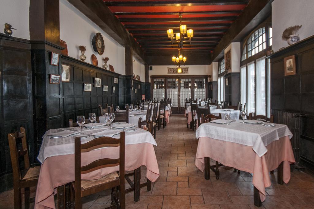 Hostal Ayestaran II Lekunberri Zewnętrze zdjęcie