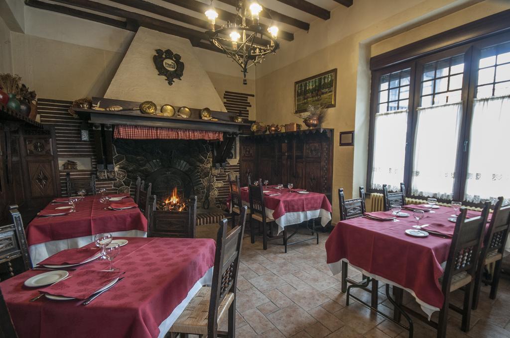 Hostal Ayestaran II Lekunberri Zewnętrze zdjęcie