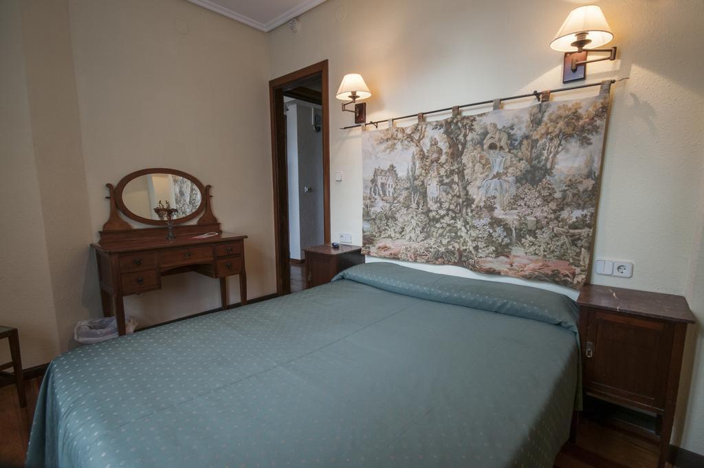 Hostal Ayestaran II Lekunberri Zewnętrze zdjęcie