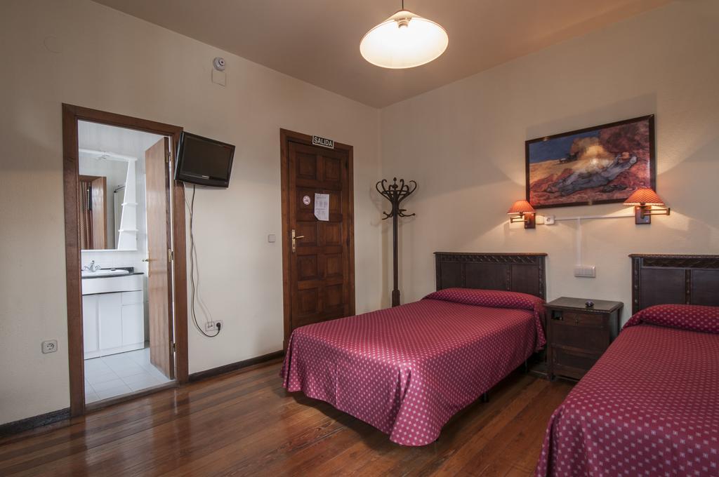 Hostal Ayestaran II Lekunberri Zewnętrze zdjęcie