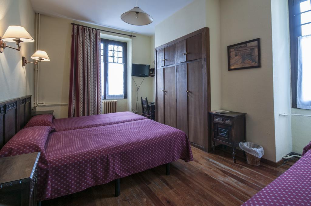 Hostal Ayestaran II Lekunberri Zewnętrze zdjęcie