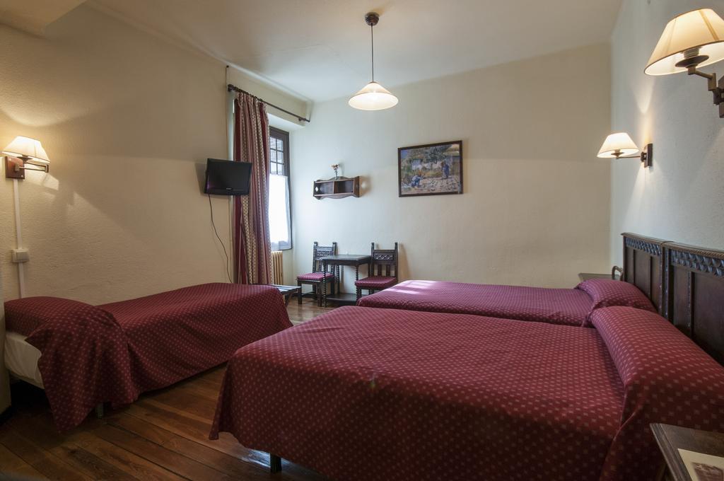Hostal Ayestaran II Lekunberri Zewnętrze zdjęcie