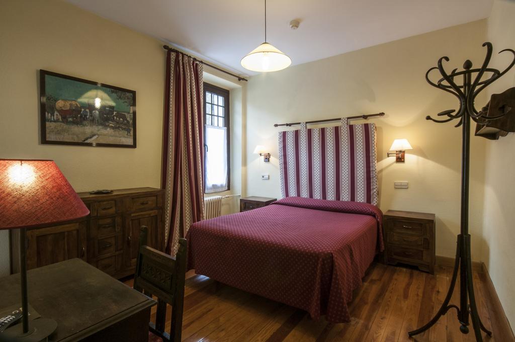 Hostal Ayestaran II Lekunberri Zewnętrze zdjęcie