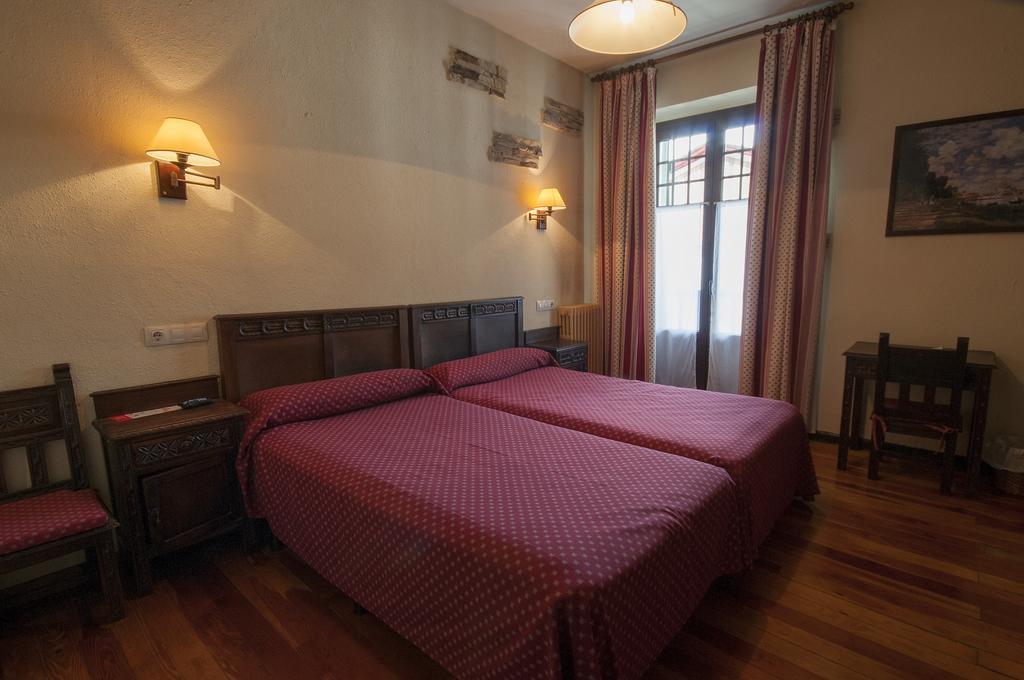Hostal Ayestaran II Lekunberri Zewnętrze zdjęcie